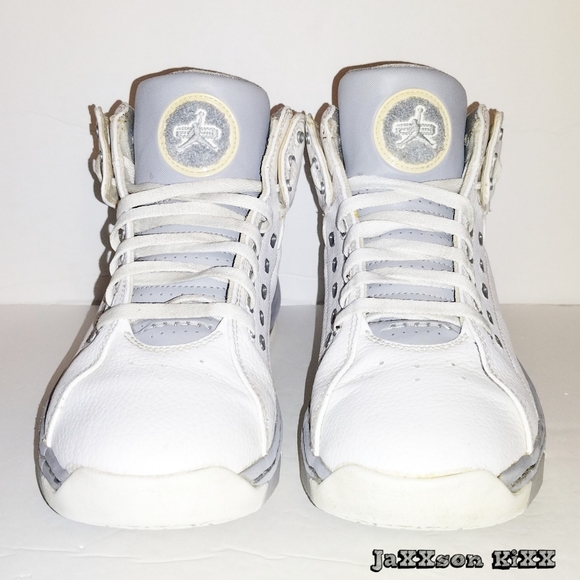 Jordan Ol' School. Size 8.5 - Picture 2 of 9
